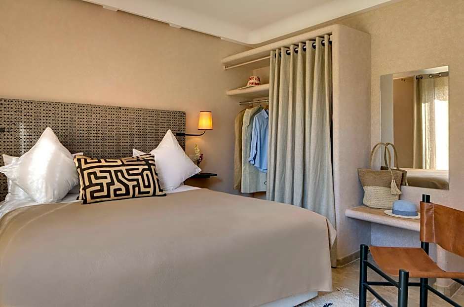 Oasis lodges