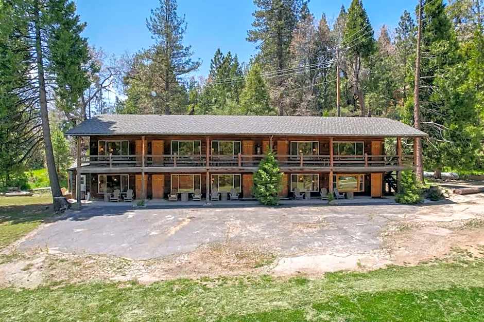 Camp Nelson Lodge Room 10