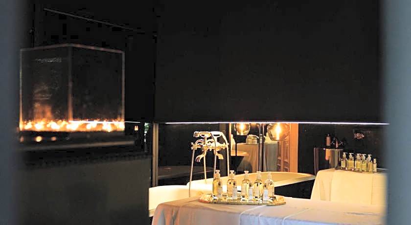 Unfound Door - Design Hotel