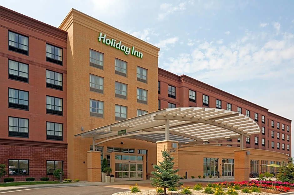 Holiday Inn Madison at The American Center By IHG