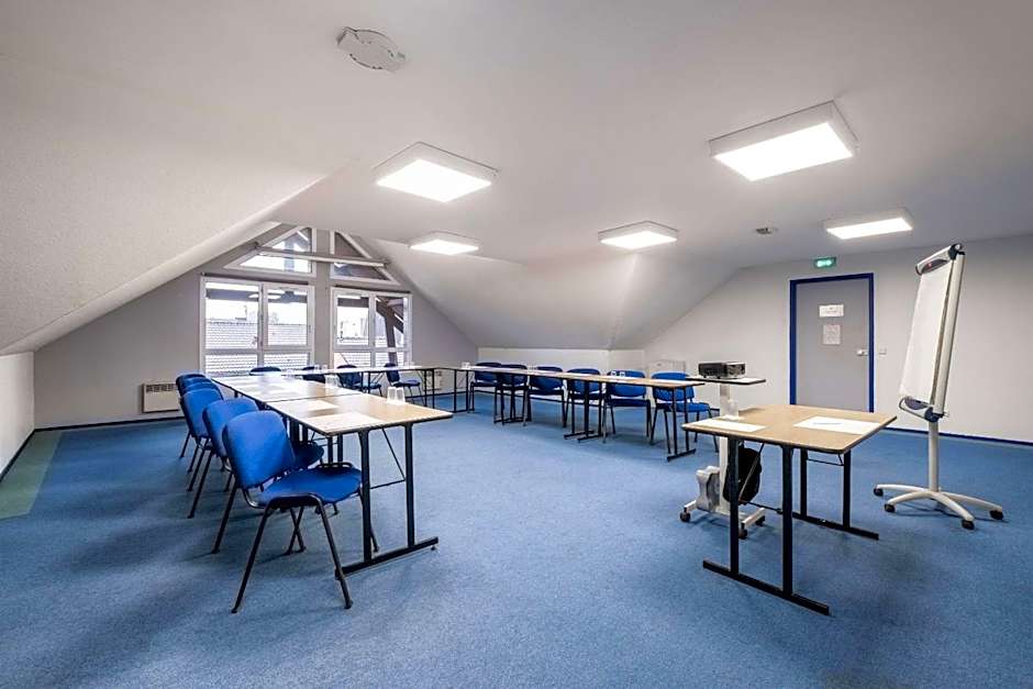 Comfort Hotel Lille Lomme