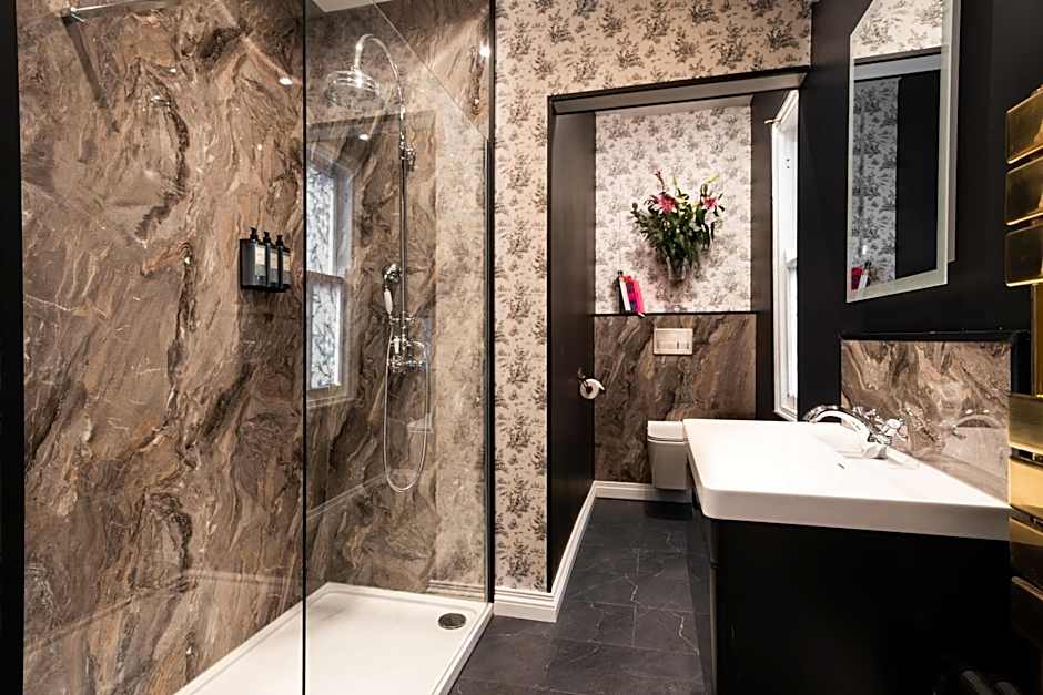 The Harrison Chambers of Distinction