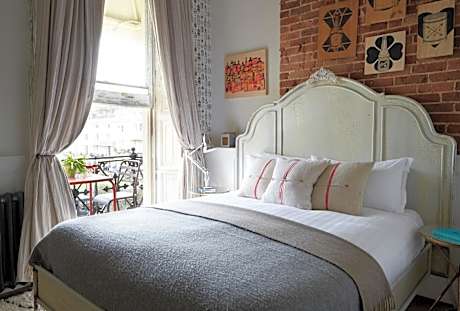 Comfy Double Room with Sea View and Balcony