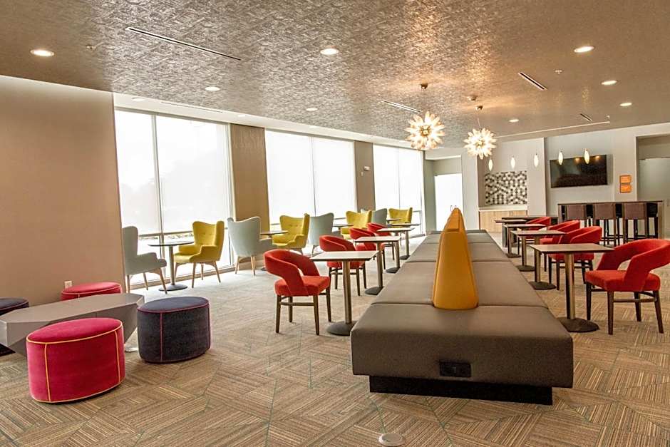 La Quinta Inn & Suite by Wyndham Lake City
