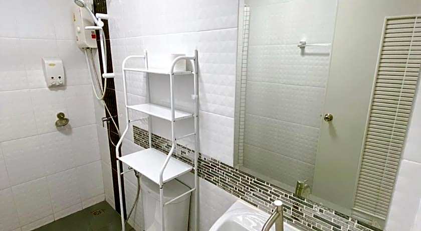 Khaolak Mind Home Hostel