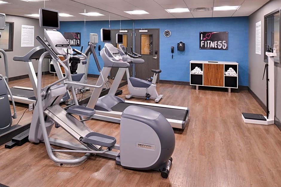 Holiday Inn Express & Suites Bryant West By IHG