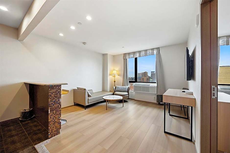 Ramada by Wyndham Flushing Queens