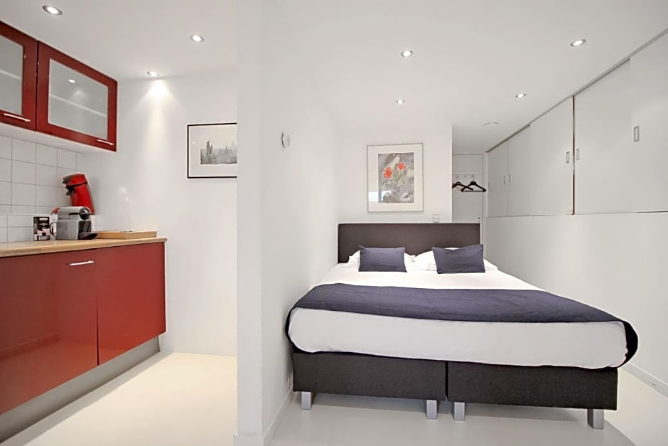 Romantic Jordaan Canalsuite near Anne Frank House