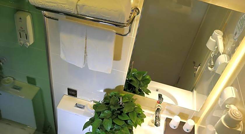 GreenTree Inn Dalian North Railway Station Express Hotel