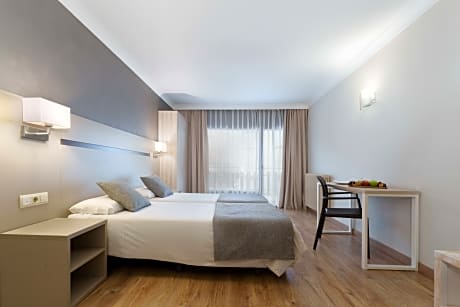 TRIPLE ROOM WITH TERRACE (3 ADULTS)