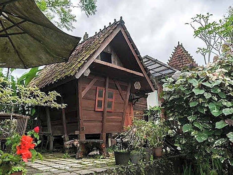 Singgasana Villa & Resto 