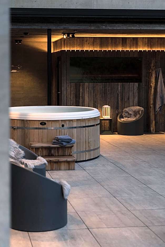 GOING TRIPLE A apartments WEST