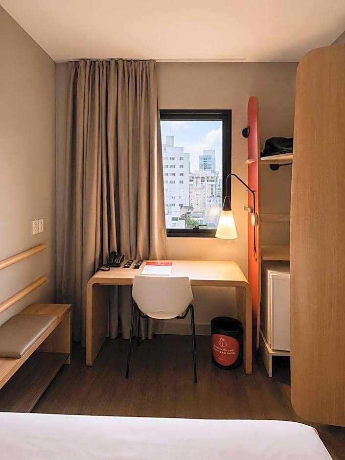 ibis Santos Gonzaga Praia