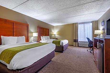 Queen Room with Two Queen Beds - Non-Smoking