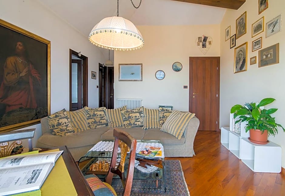 La Mansarda Delle Meraviglie – Trieste, FL