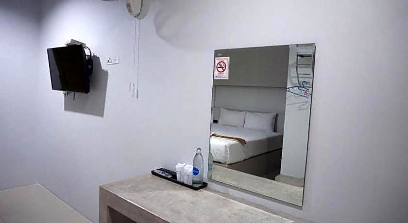 C2U Hotel Uthai Thani