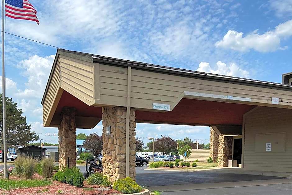 Quality Inn & Suites Goshen