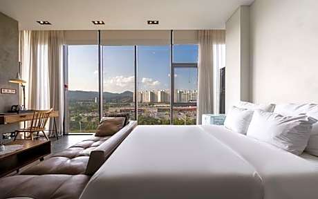 Gwangyang Harbor Bridge Hotel