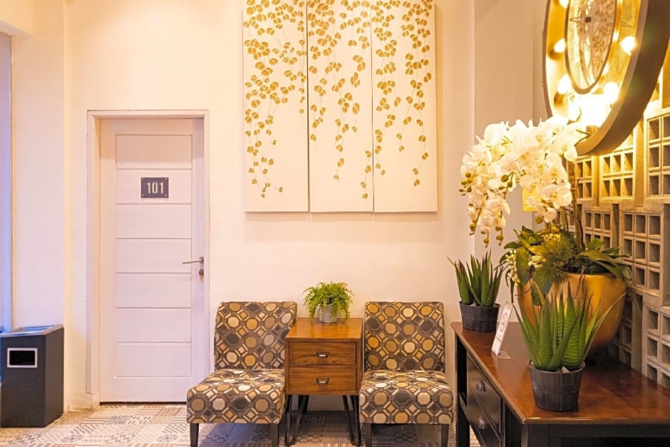 RedDoorz Premium near Centre Point Mall Medan