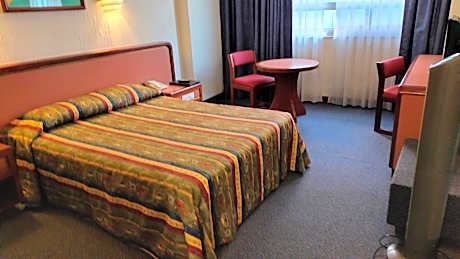 Standard Queen Room