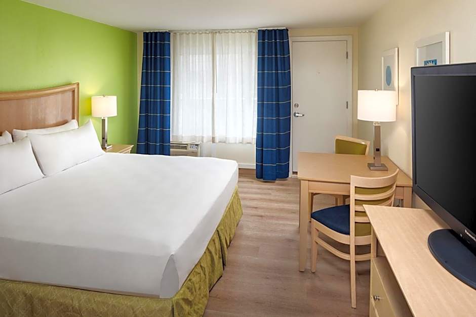 Surfside Hotel and Suites