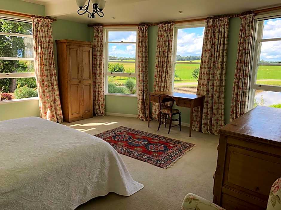 Te Kopura Lodge