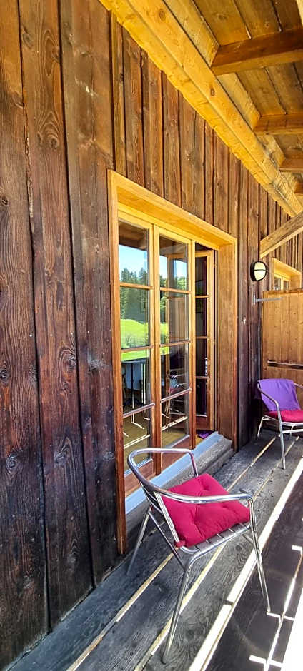 Miramont Horse Trekking Hostel