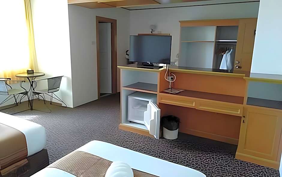 Merlin Grand Hotel
