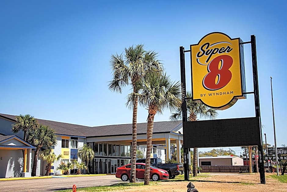 Super 8 by Wyndham Biloxi
