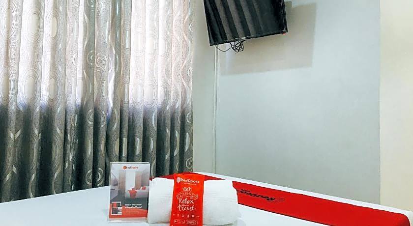 RedDoorz @ El Cuarto SRP Talisay