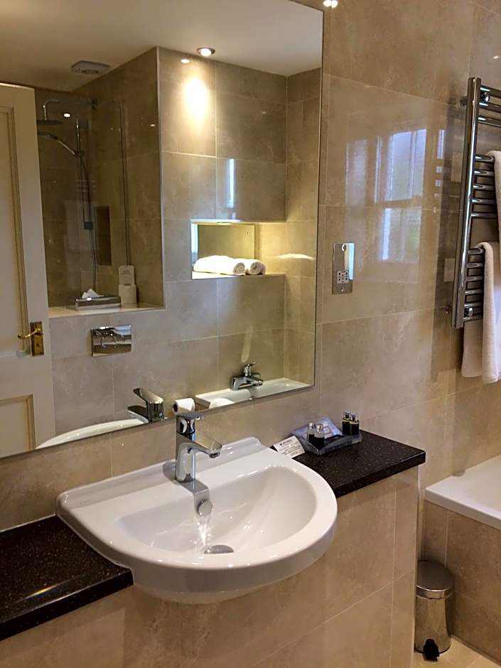 New House Country Hotel