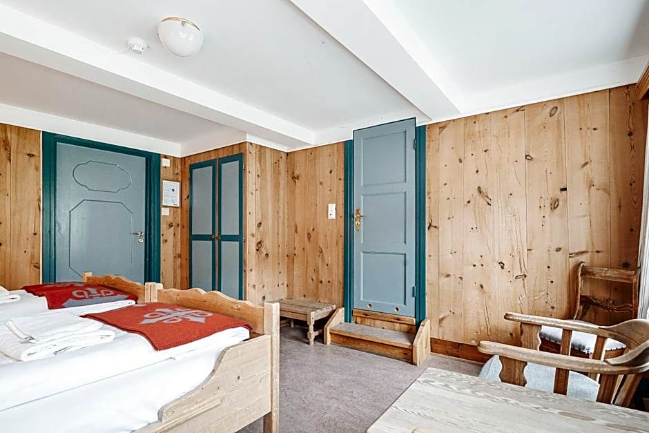 Kongsvold Fjeldstue by Frich`s