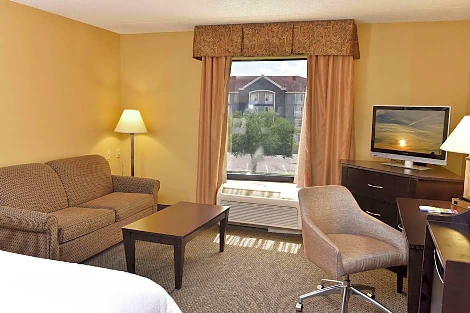 Hampton Inn By Hilton & Suites Alexandria