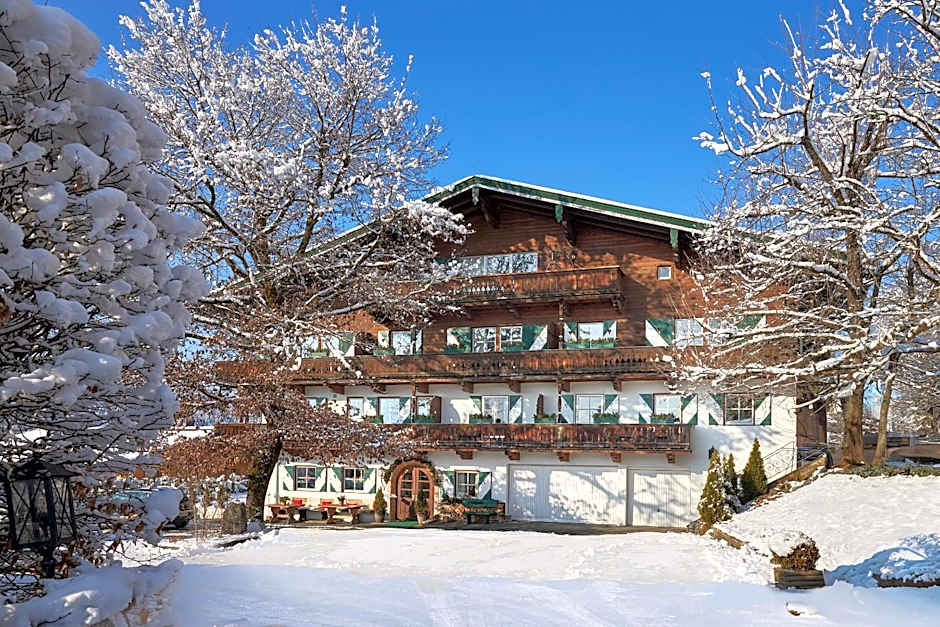 Landsitz Römerhof - Hotel Apartments