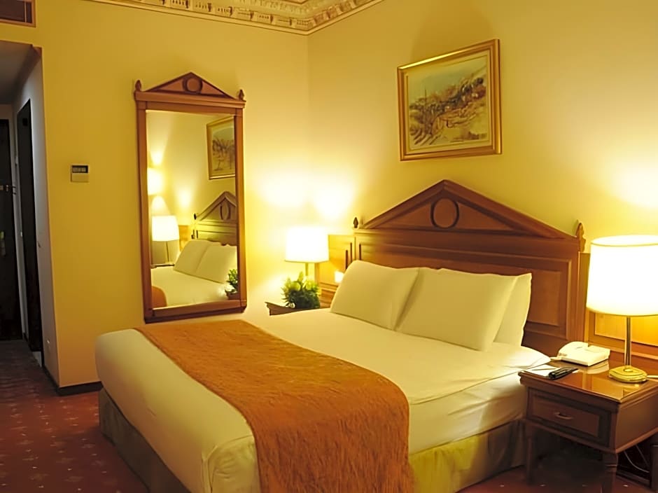 Golden Tulip Serenada Hamra Hotel