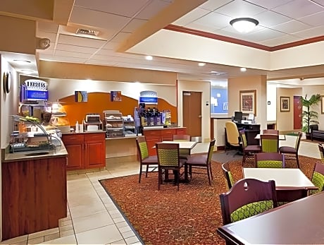 Holiday Inn Express Hotel & Suites Dayton-Huber Heights By IHG