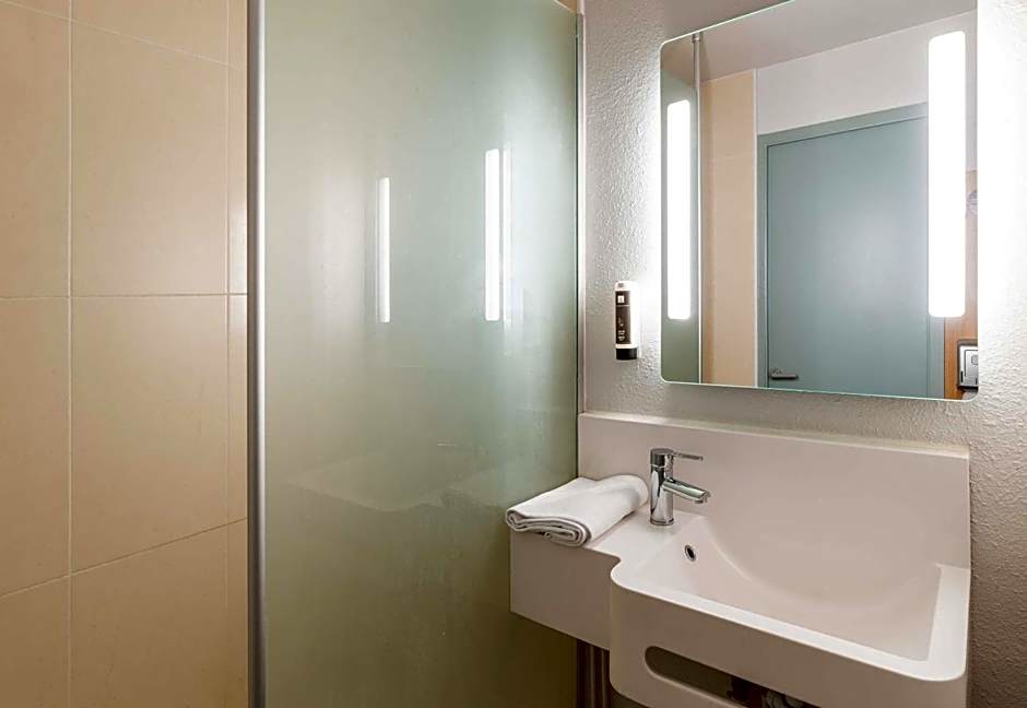 B&B Hôtel Lyon Grand Stade Meyzieu
