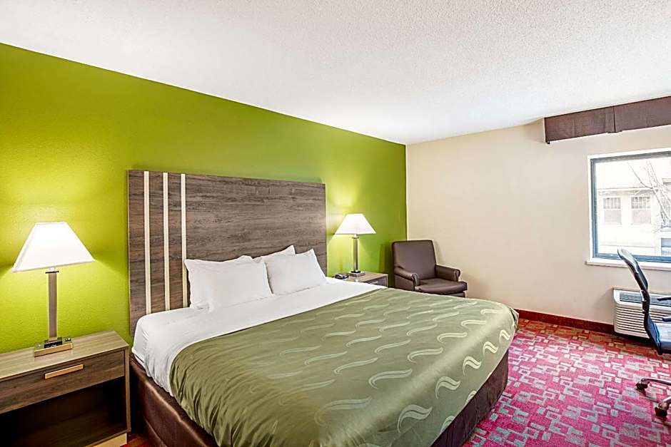 Quality Inn & Suites Milwaukee