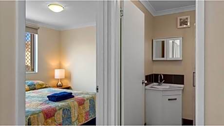 Superior 2 Bedroom Cabin - S4 (2 Queens)