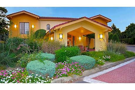 The Grand by Capital O Texarkana I-30