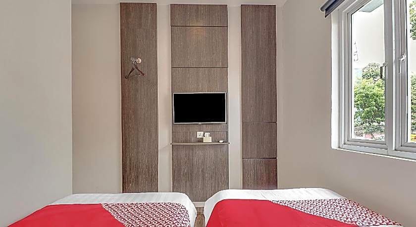 Collection O Cihampelas Near Ciwalk Formerly Regia Cihampelas