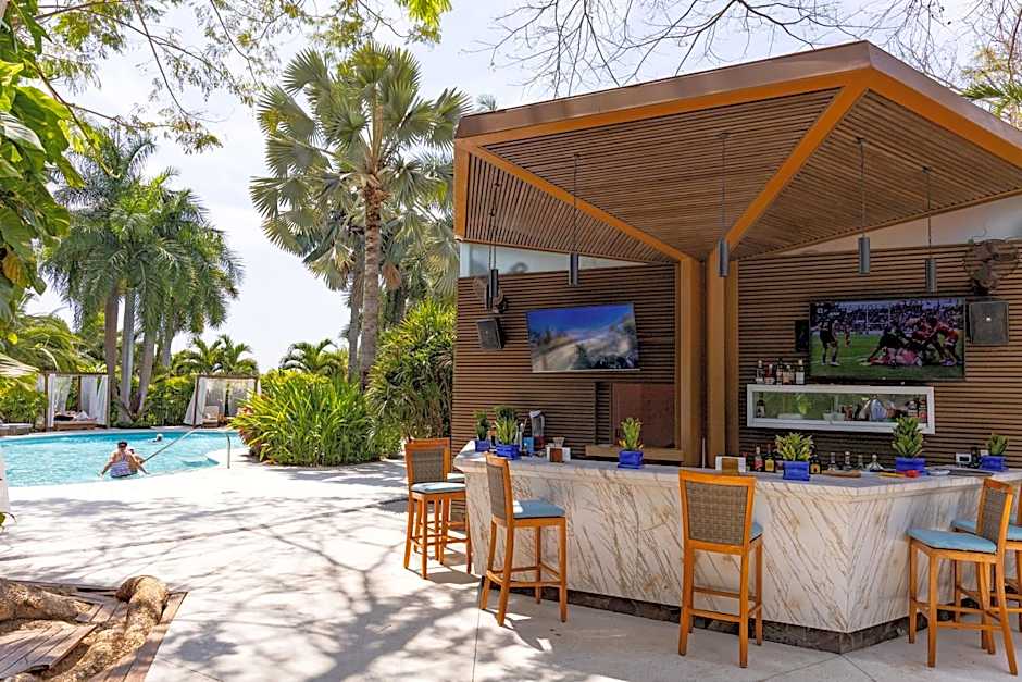 Vallarta Gardens Beach Front Hotel & Residences