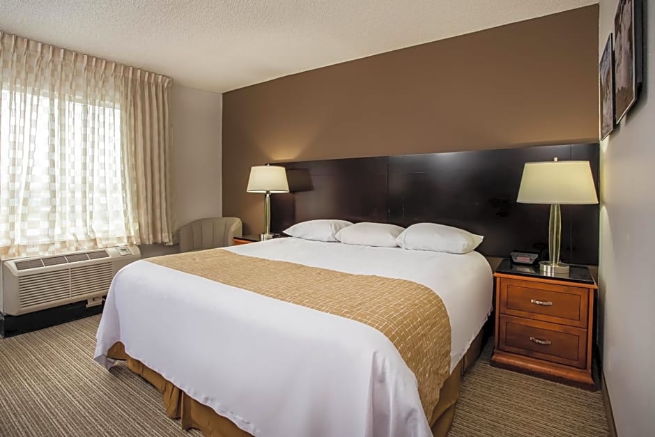 Travelodge by Wyndham Fort Wayne North