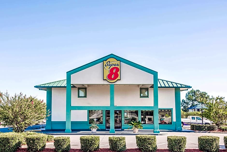 Super 8 by Wyndham Valdosta/Conf Center Area