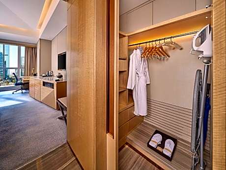 Deluxe King Room - High Floor