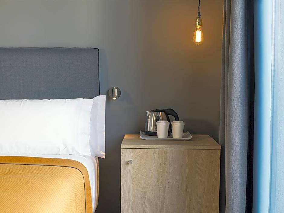 Yurbban Trafalgar Hotel