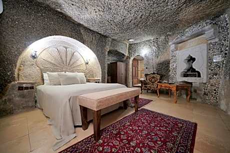 Double Cave Room
