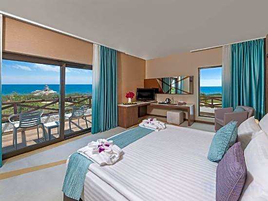 Noahs Ark Deluxe Hotel Spa