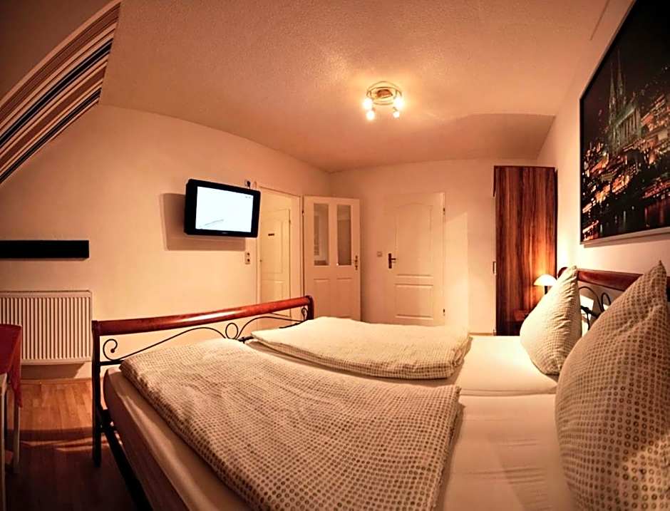 Balthasar Neumann Speiserei & Gästehaus - Zentrum Brühl -E-Ladestation, nähe Phantasialand