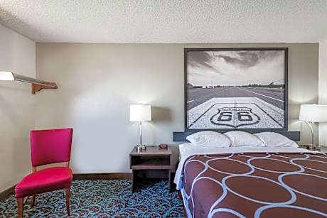 Queen Room - Non-Smoking